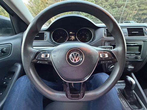Used 2015 Volkswagen Jetta SE FWD image 17