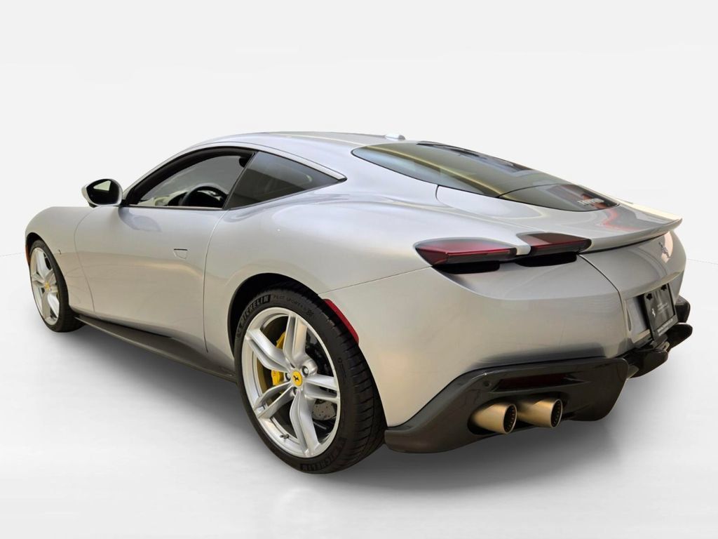 Used 2022 Ferrari Roma RWD image 11