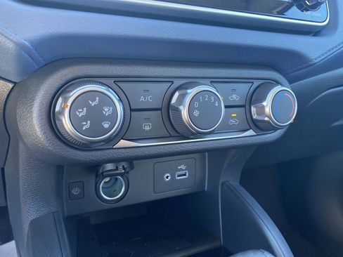 New 2025 Nissan Versa SV image 17