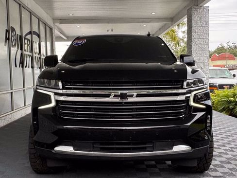 Used 2022 Chevrolet Suburban LT w/ Luxury Package AWD/4WD image 13