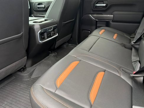 Used 2022 GMC Sierra 2500 AT4 w/ AT4 Premium Plus Package image 9