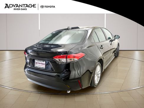 Used 2025 Toyota Corolla LE w/ LE Premium Package FWD image 7