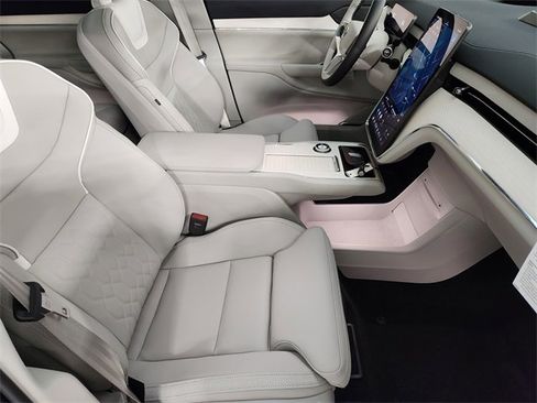 New 2025 Volvo EX90 Ultra w/ Protection Package Premier image 3