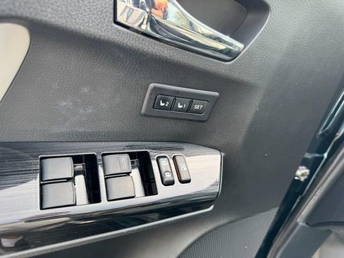 Used 2018 Toyota RAV4 Limited w/ Advanced Technology Package AWD/4WD image 16