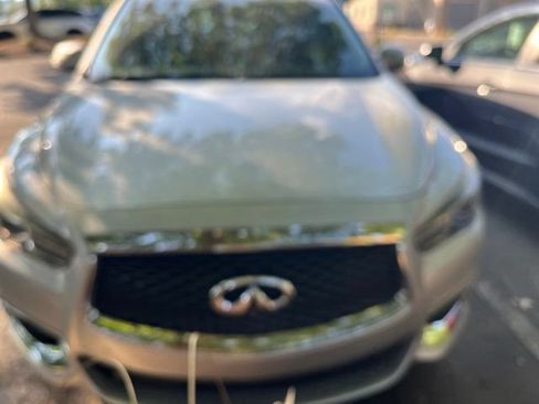 Used 2020 INFINITI QX60 Luxe w/ Essential Package FWD image 7