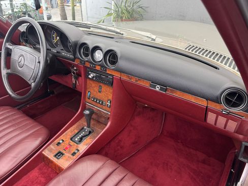 Used 1987 Mercedes-Benz 560 SL image 29