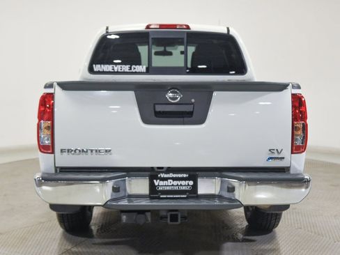 Used 2018 Nissan Frontier SV image 10