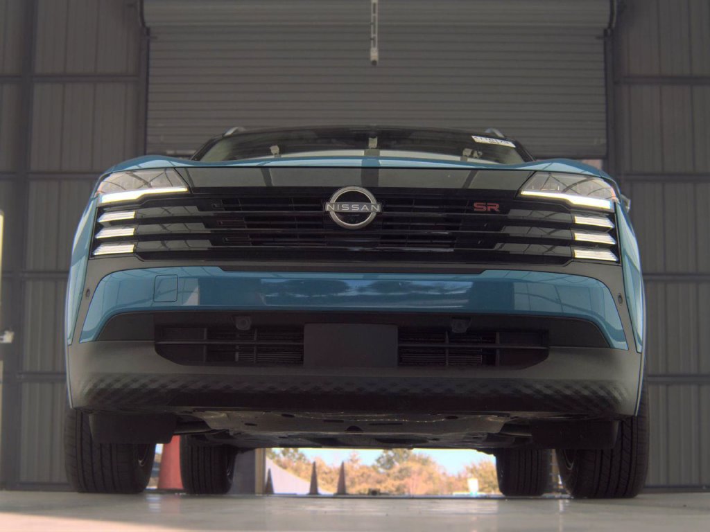 Used 2025 Nissan Kicks SR FWD image 4
