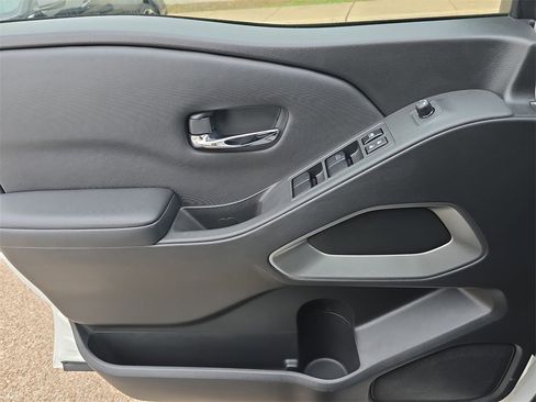 Used 2022 Nissan Frontier SV image 24