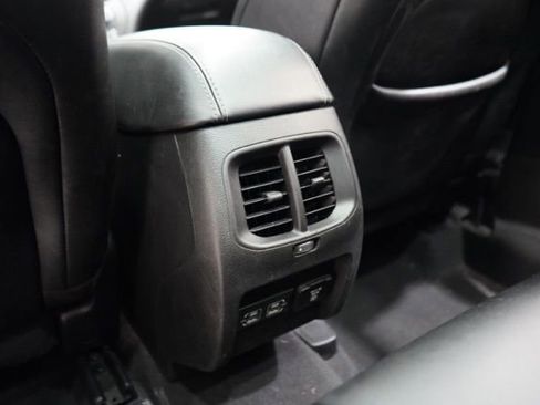 Used 2022 Jeep Cherokee Limited image 31