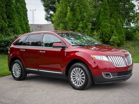 Used 2015 Lincoln MKX FWD image 3