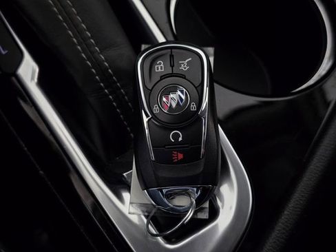 Used 2022 Buick Encore GX Essence FWD image 35