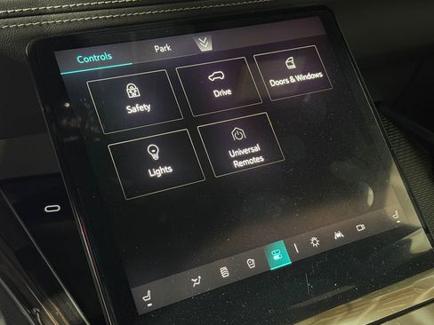 New 2025 Cadillac Escalade ESV Luxury image 33