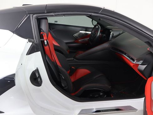 Used 2023 Chevrolet Corvette Stingray Premium Conv w/ Z51 Performance Package RWD image 35