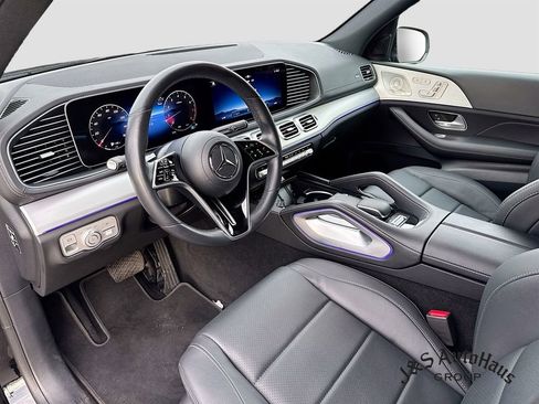 Used 2024 Mercedes-Benz GLS 450 4MATIC image 9