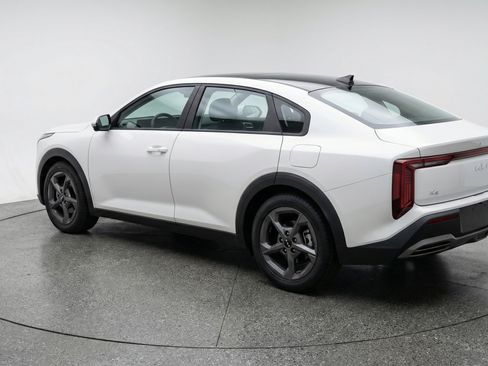 Used 2025 Kia K4 LXS image 6