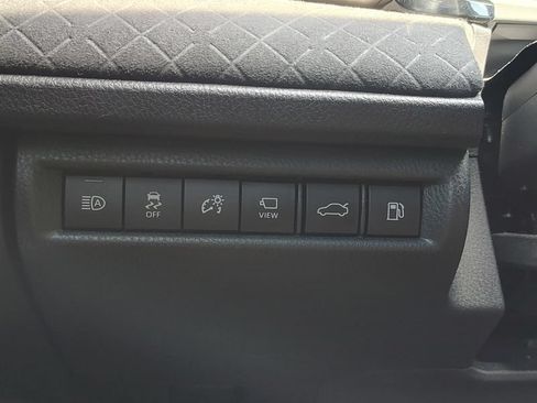 Used 2025 Toyota Camry XLE w/ Premium Plus Package AWD/4WD image 13
