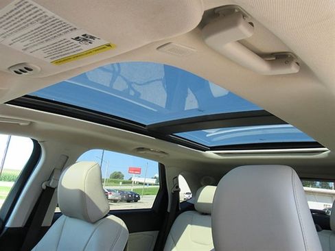 Used 2022 Ford Edge Titanium AWD/4WD image 37