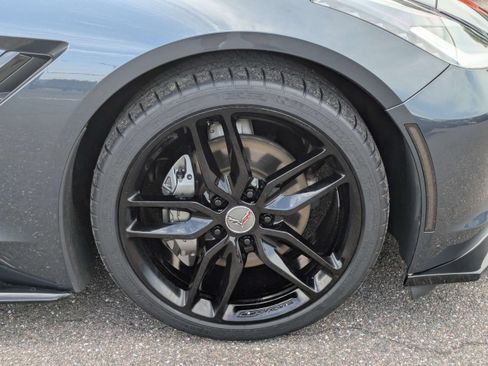 Used 2019 Chevrolet Corvette Stingray Coupe w/ 1LT RWD image 10