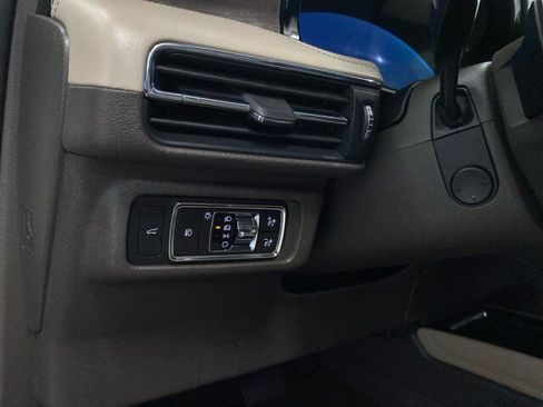 Used 2021 Lincoln Corsair Reserve w/ Equipment Group 201A image 16