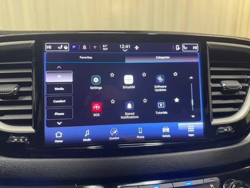 Used 2025 Chrysler Pacifica Select FWD image 30