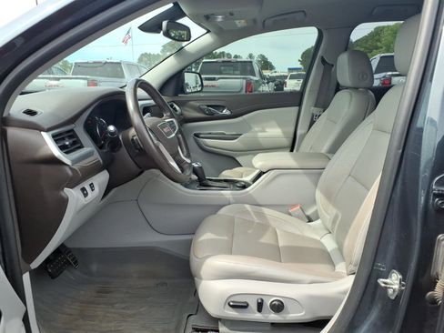 Used 2019 GMC Acadia SLT w/ LPO, Floor Liner Package image 19