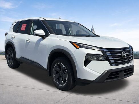 Certified 2026 Nissan Rogue SV FWD image 7