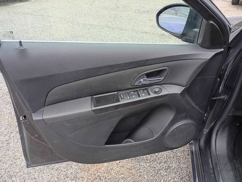 Used 2015 Chevrolet Cruze LT image 10