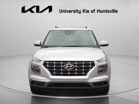 Used 2022 Hyundai Venue SEL w/ Cargo Package image 3