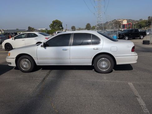 Used 1997 INFINITI I30 FWD image 6