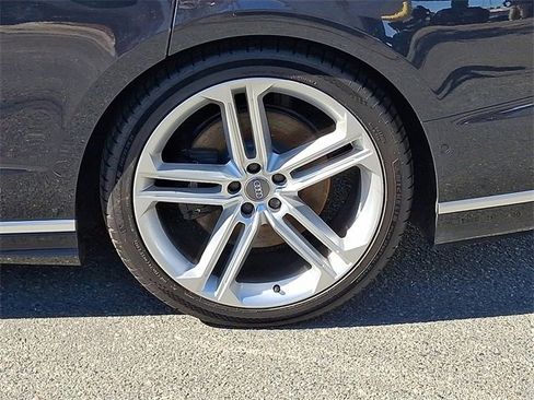 Used 2020 Audi S8 L w/ S8 Executive Package image 28