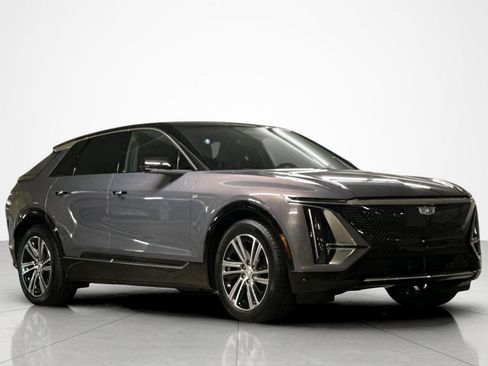 Used 2025 Cadillac Lyriq Luxury AWD/4WD image 7