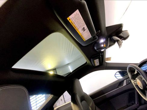 Used 2024 Porsche 911 Carrera S image 20