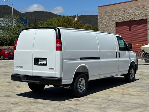 New 2026 GMC Savana 2500 Extended w/ Driver Convenience Package RWD image 17