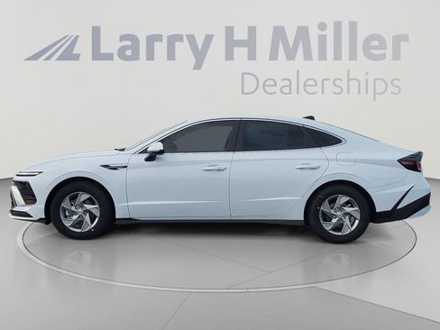 New 2025 Hyundai Sonata SE FWD image 4
