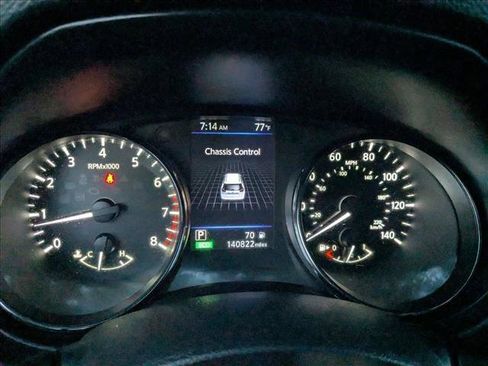 Used 2018 Nissan Rogue S image 11