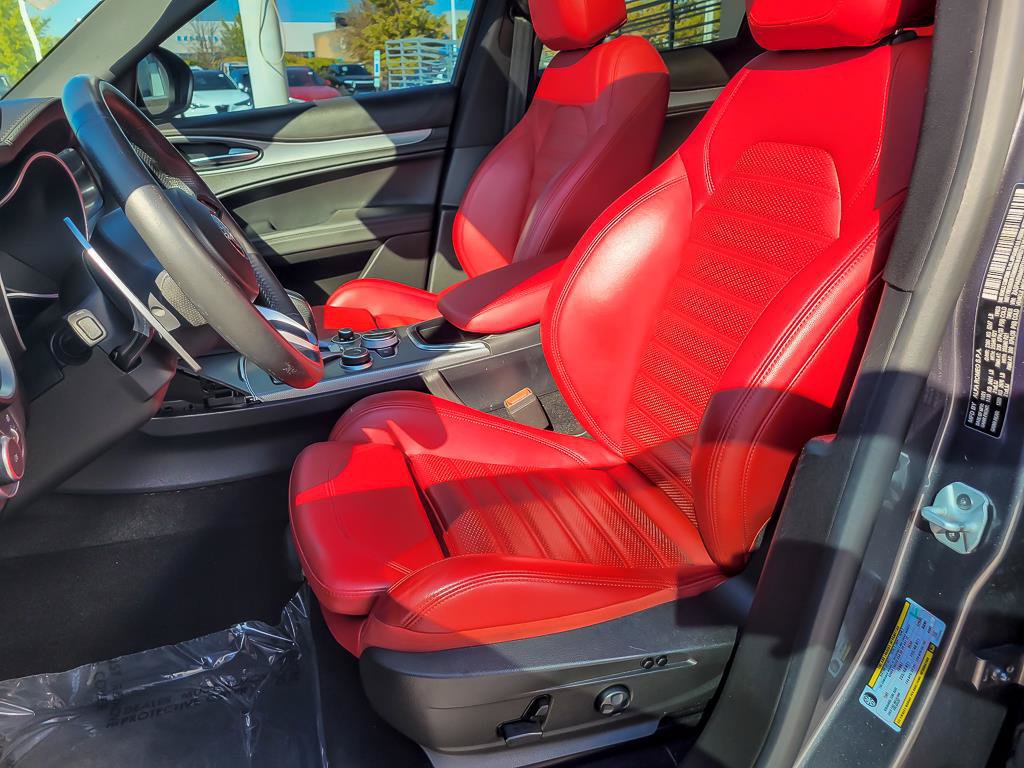 Used 2022 Alfa Romeo Stelvio Veloce AWD/4WD image 8