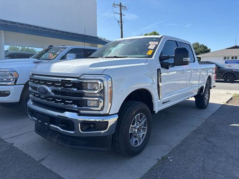 Used 2024 Ford F250 Lariat image 2
