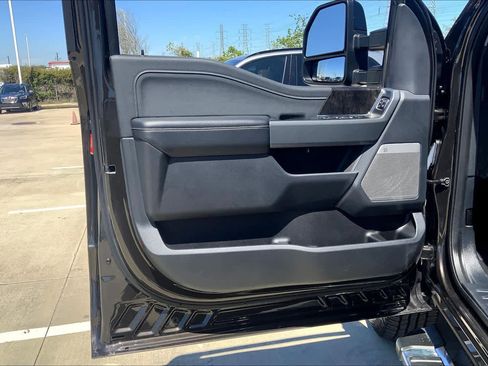 Used 2024 Ford F250 Lariat w/ FX4 Off-Road Package image 25