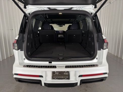 New 2026 INFINITI QX80 4WD image 32