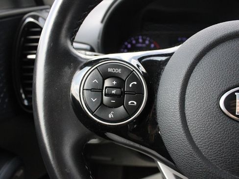 Used 2020 Kia Soul EX FWD image 12