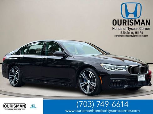 Used 2018 BMW 750i xDrive AWD/4WD image 1
