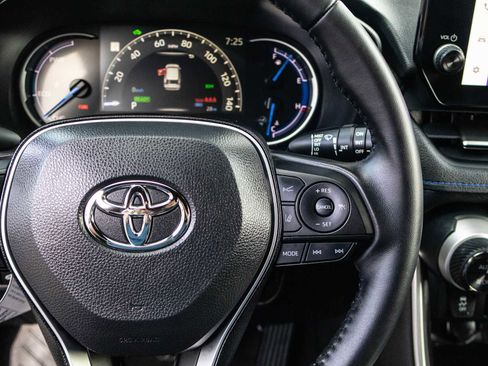 Certified 2025 Toyota RAV4 XSE image 33