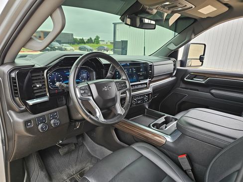 Used 2025 Chevrolet Silverado 2500 LT w/ Trail Boss Package AWD/4WD image 16
