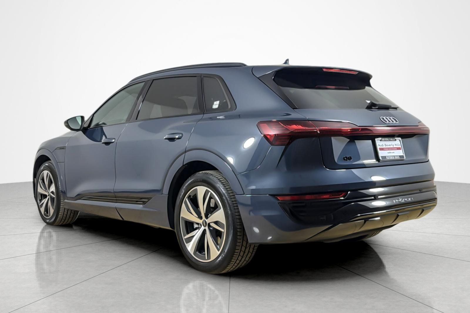 Used 2024 Audi Q8 e-tron Premium AWD/4WD image 3