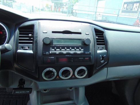 Used 2006 Toyota Tacoma 2WD Regular Cab w/ Enhancement Pkg image 23