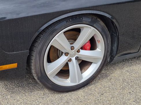 Used 2009 Dodge Challenger SRT8 w/ SRT Option Group II RWD image 8