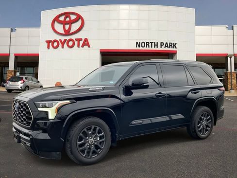Certified 2023 Toyota Sequoia Platinum image 1