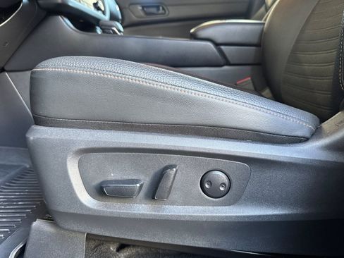 Used 2025 Nissan Pathfinder Rock Creek AWD/4WD image 12