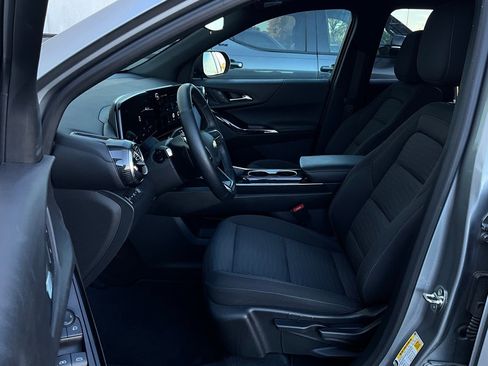 Used 2025 Chevrolet Equinox LT image 10